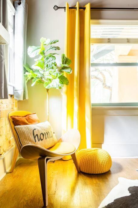 2Br Home W Parking Downtown Charm In Full Bloom! Tucson Bagian luar foto